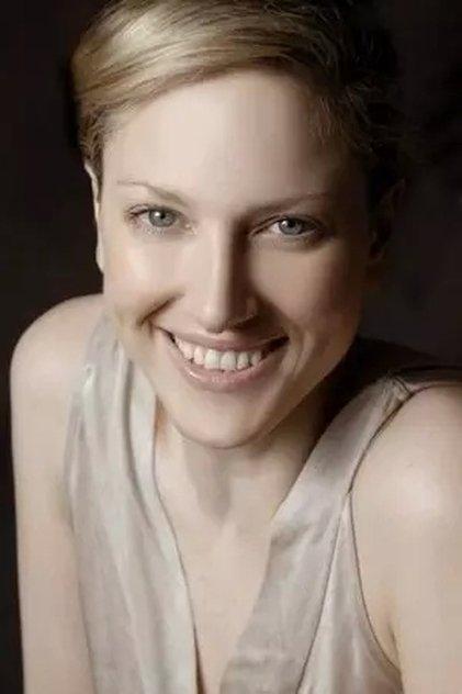 Beth Tapper - Actor Profile Photo