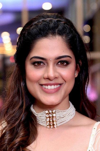 Asha Bhat - Actor Profile Photo