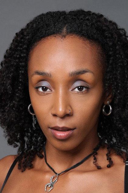 Thandiwe McMillan - Actor Profile Photo