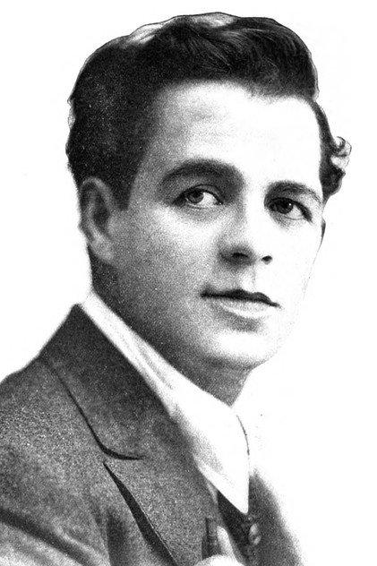 Edward Coxen - Actor Profile Photo