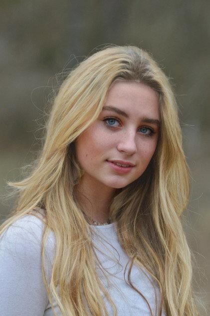 Olivia Langer - Actor Profile Photo
