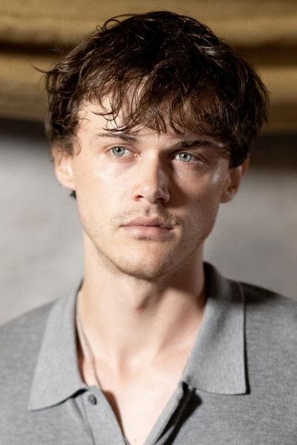 Christopher Briney - Actor Profile Photo