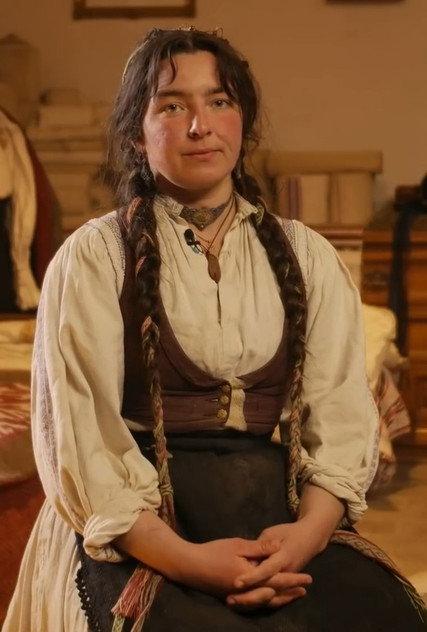 Nóra Oláh - Actor Profile Photo