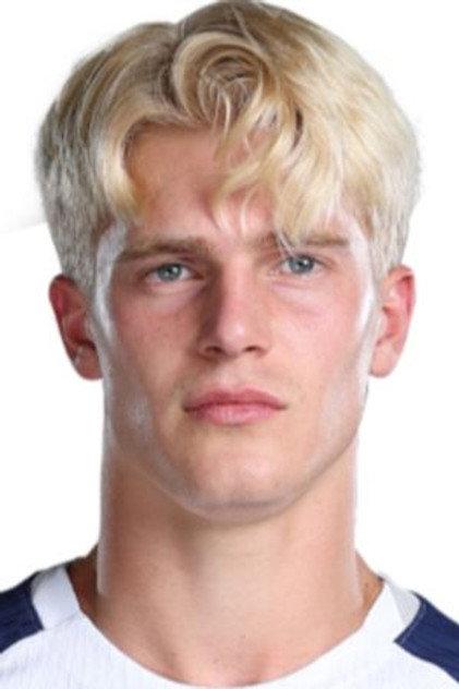 Lucas Bergvall - Actor Profile Photo