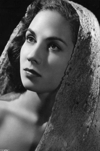 Alicia Caro - Actor Profile Photo