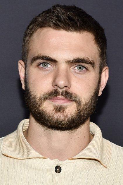 Alex Roe - Actor Profile Photo