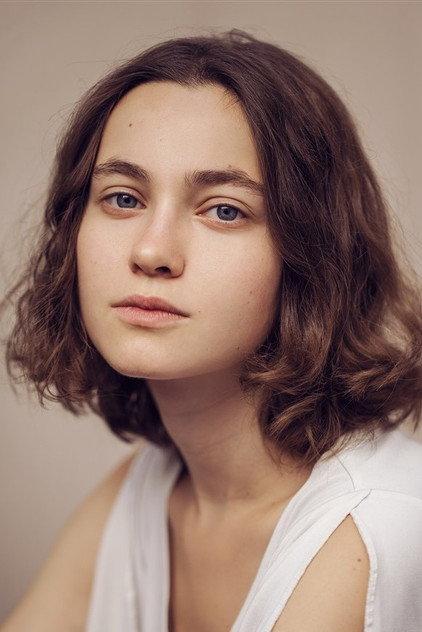 Lucie Rouxel - Actor Profile Photo