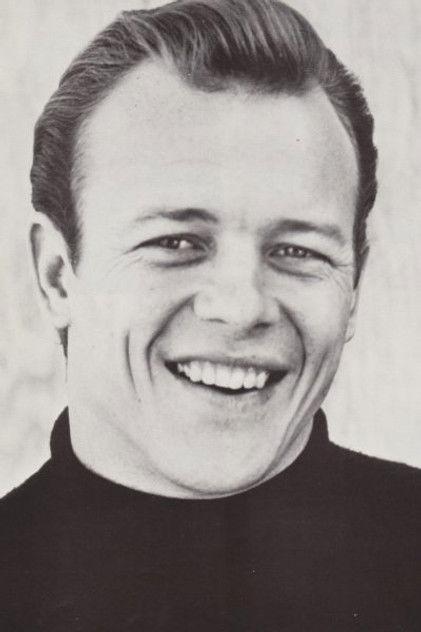 Dar Robinson - Actor Profile Photo
