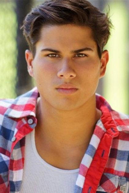 Raja Fenske - Actor Profile Photo