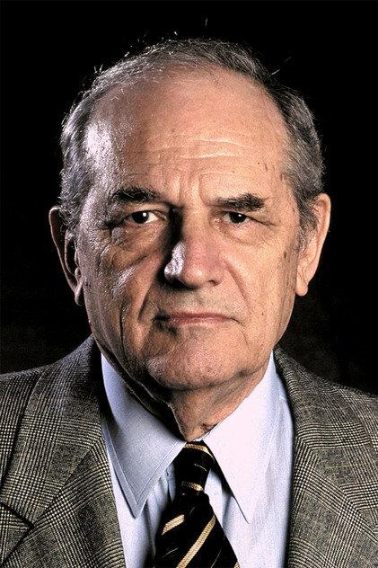 Steven Hill - Actor Profile Photo