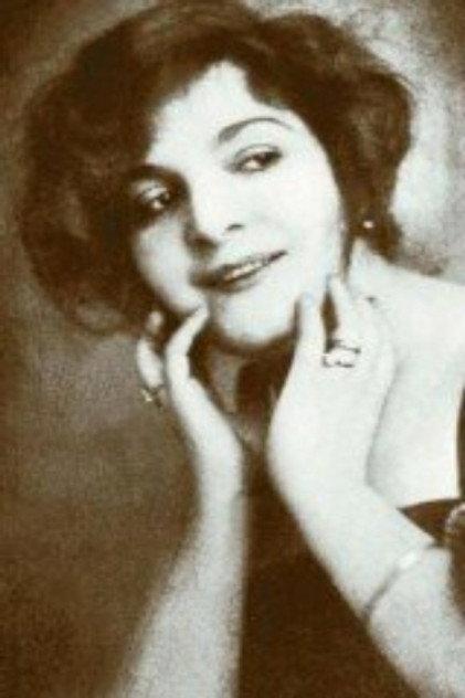 Lili Berky - Actor Profile Photo