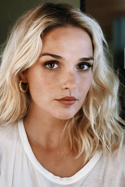 Camille Lou - Actor Profile Photo