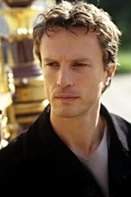 Jonathan Firth - Actor Profile Photo