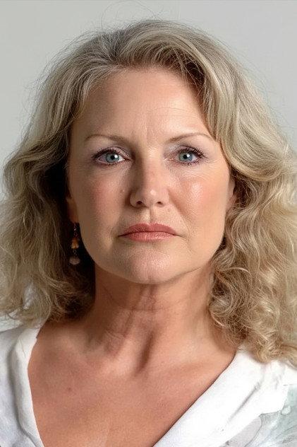 Suna Yıldızoğlu - Actor Profile Photo