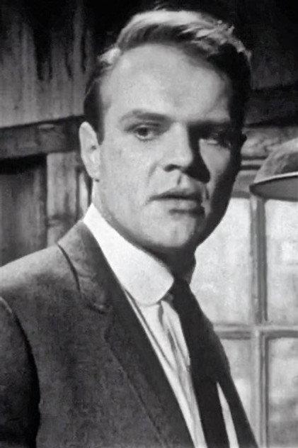 Dyson Lovell - Actor Profile Photo