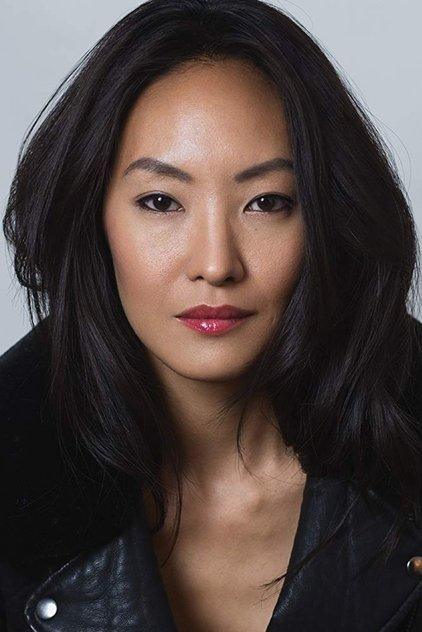 Elizabeth Anweis - Actor Profile Photo