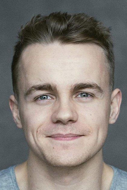 Mackintosh Muggleton - Actor Profile Photo