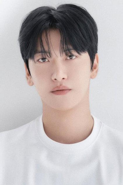 Kim Young-kuk - Actor Profile Photo
