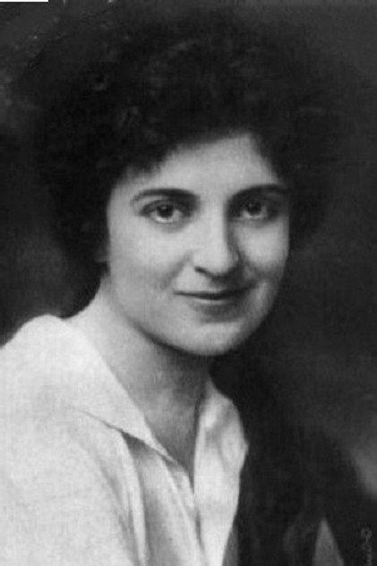Helen Holmes - Actor Profile Photo