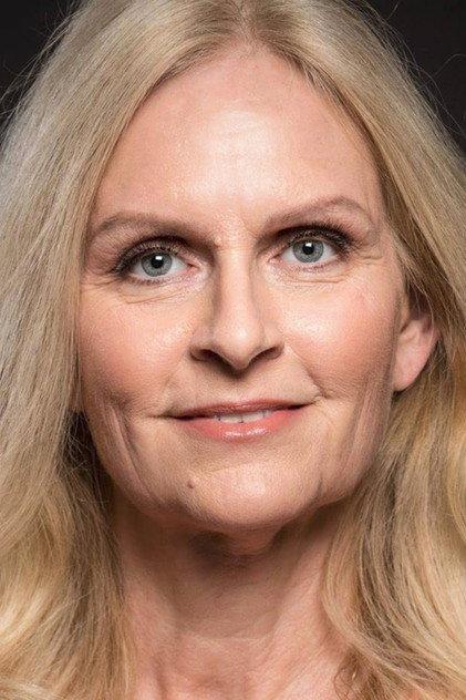 Jennifer Emett - Actor Profile Photo