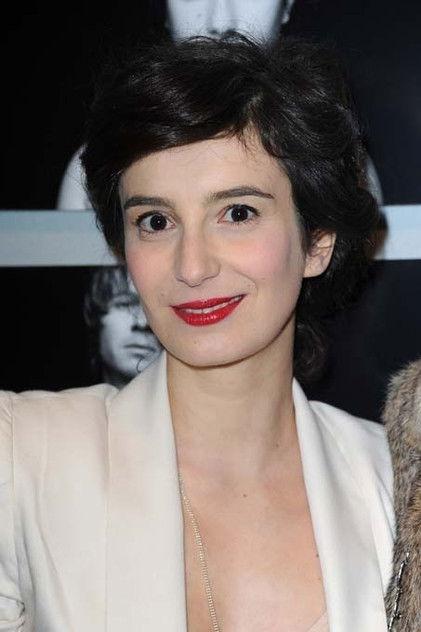 Amandine Dewasmes - Actor Profile Photo