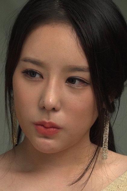Tae Hee - Actor Profile Photo