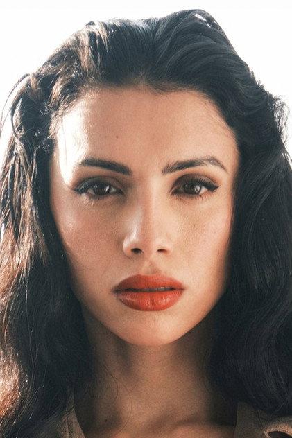 Lola Bravo - Actor Profile Photo