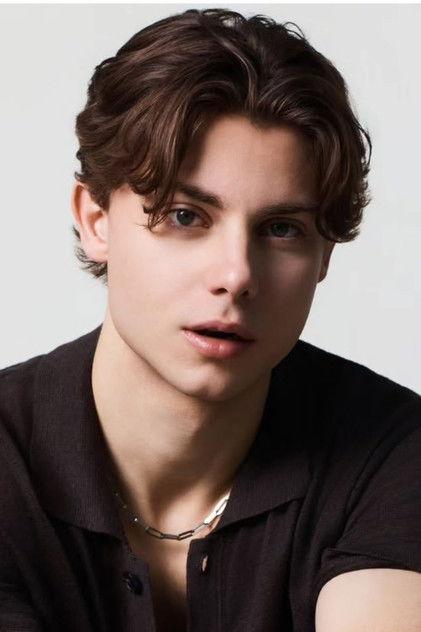 Carson MacCormac - Actor Profile Photo