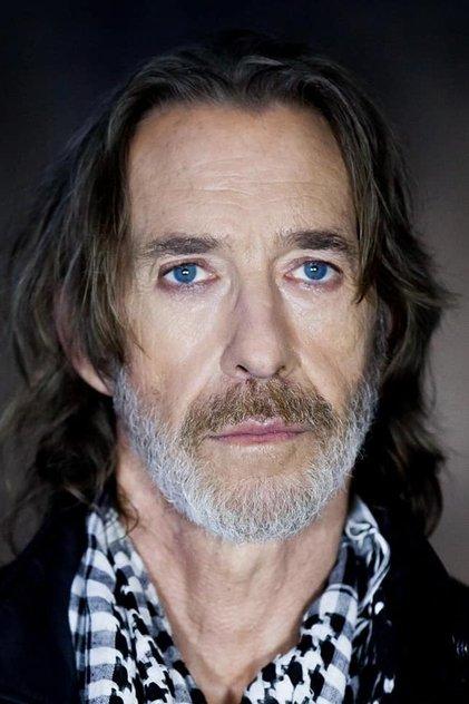 Jonathan Pienaar - Actor Profile Photo