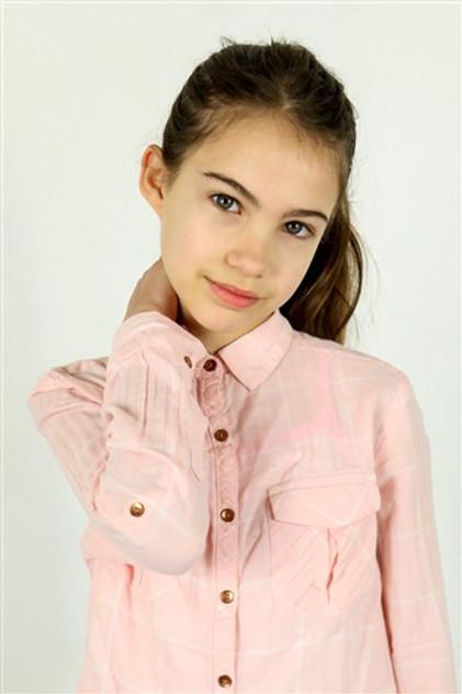 Aliénor Poisson - Actor Profile Photo