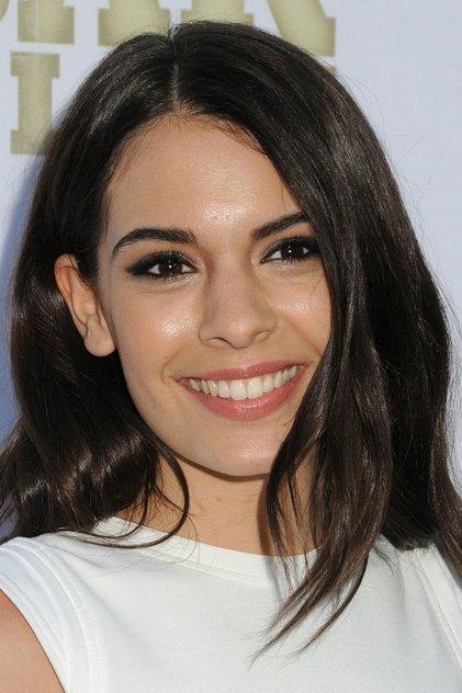 Claudia Traisac - Actor Profile Photo
