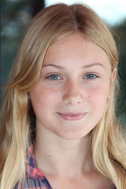 Saga Samuelsson - Actor Profile Photo