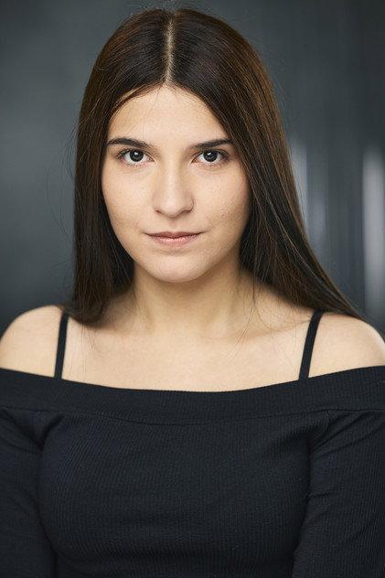 Ana Banda - Actor Profile Photo