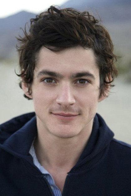Aaron Michael Davies - Actor Profile Photo