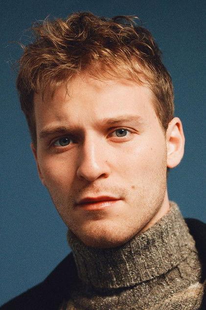 Fred Hechinger - Actor Profile Photo