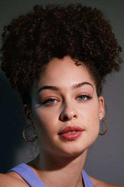 Liz Caribel Sierra - Actor Profile Photo