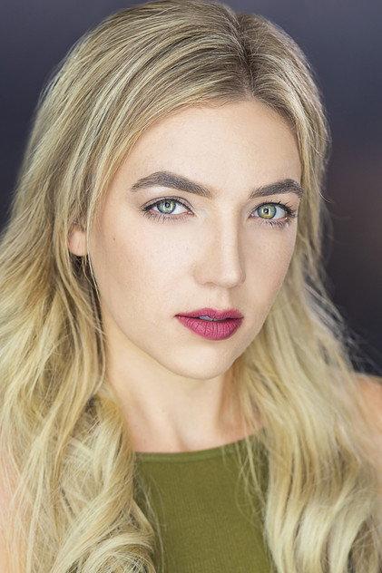 Sarah Mae Agnew - Actor Profile Photo