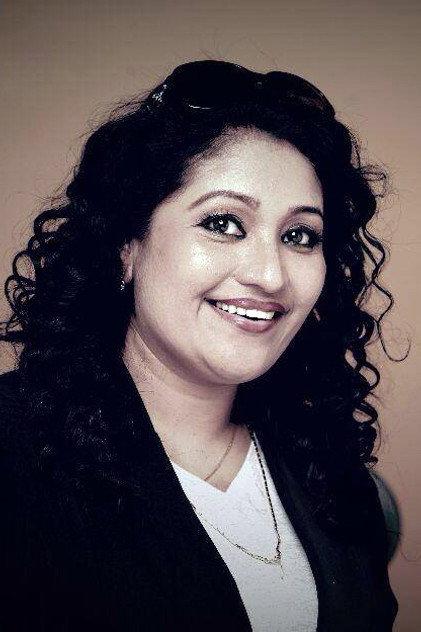 Thezni Khan - Actor Profile Photo