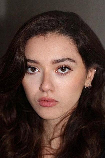 Léonie Dahan-Lamort - Actor Profile Photo