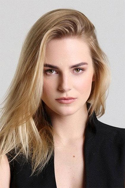 Linda Lapinsh - Actor Profile Photo