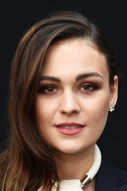 Sophie Skelton - Actor Profile Photo