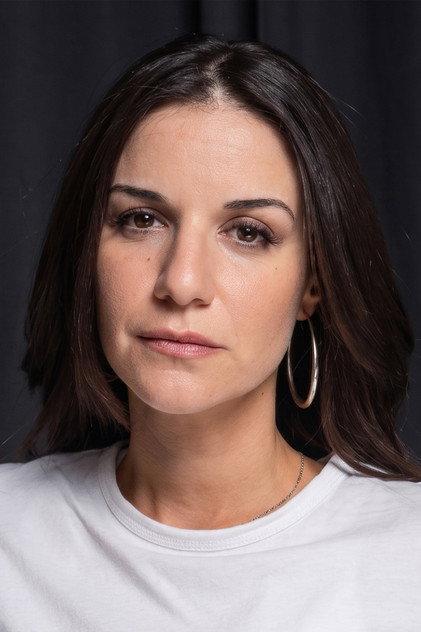 Anya Louanachi - Actor Profile Photo