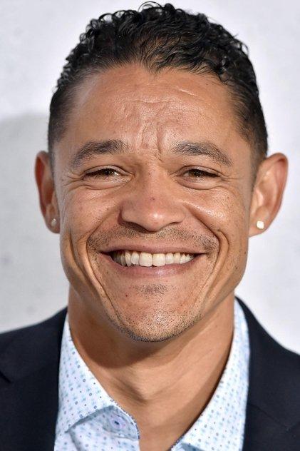 Ian Casselberry - Actor Profile Photo