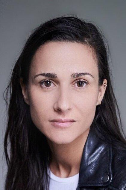 Sarah Barlondo - Actor Profile Photo