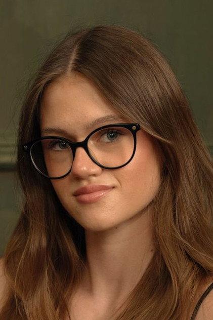 Mila Bezjak - Actor Profile Photo