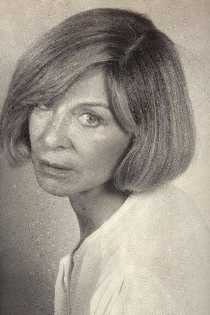 Beyla Genauer - Actor Profile Photo