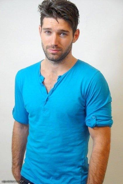 Bo Roberts - Actor Profile Photo