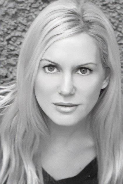 Anouk Ogueta - Actor Profile Photo
