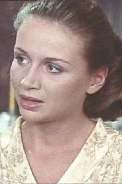 Alix de Konopka - Actor Profile Photo