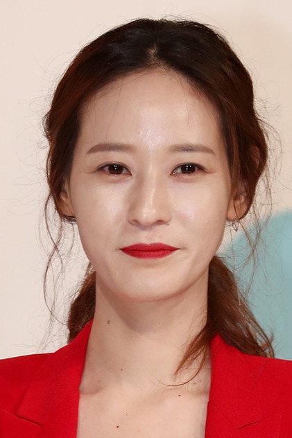 Rie Young-zin - Actor Profile Photo
